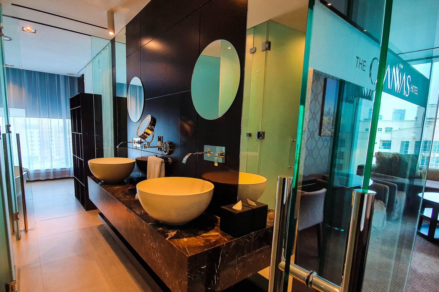 executive-suite-with-1-kingsize-bed-and-executive-lounge-access
